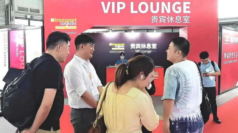 高质量的内容是吸引粉丝的关键。可以从以下几个方面入手：