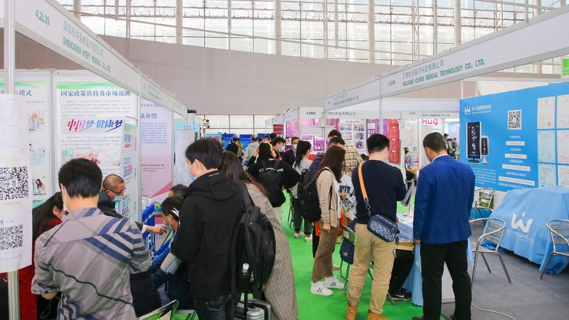 以下列举几款市面上常见的海报广告设计软件，并简要分析其特点：